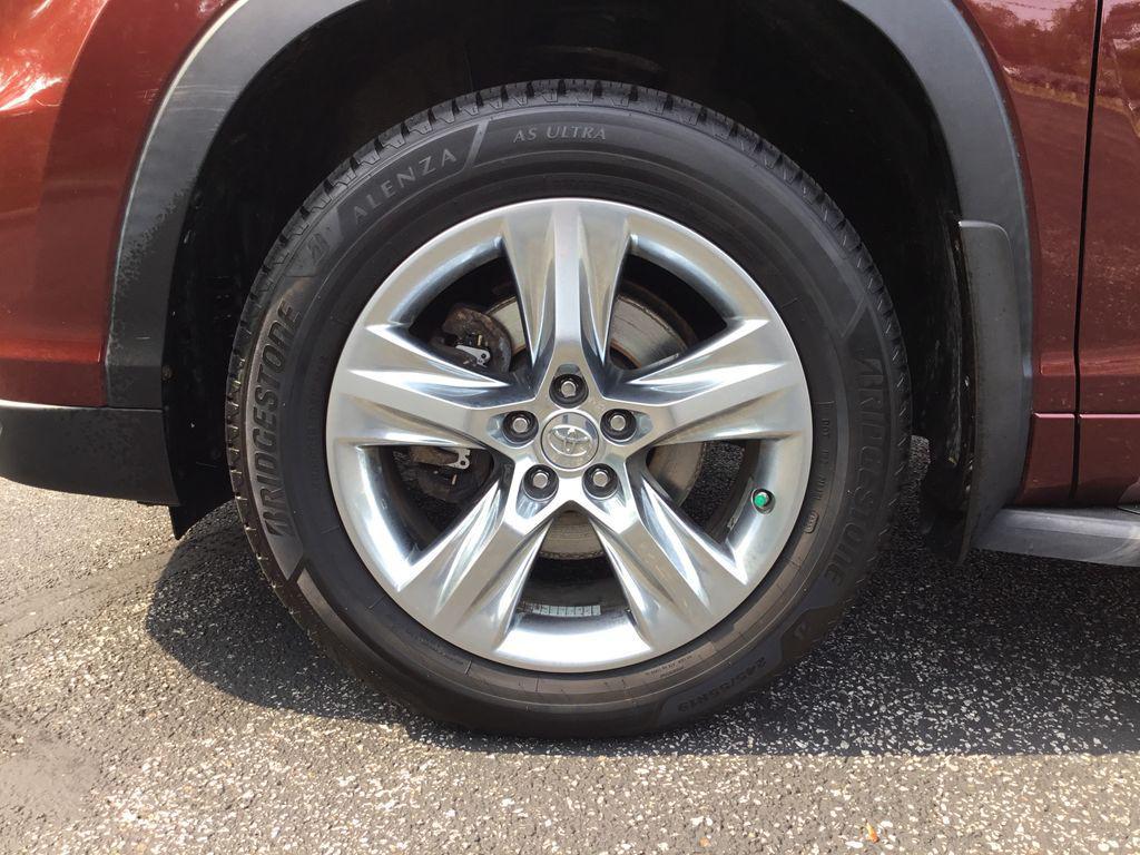 used 2015 Toyota Highlander car, priced at $18,799