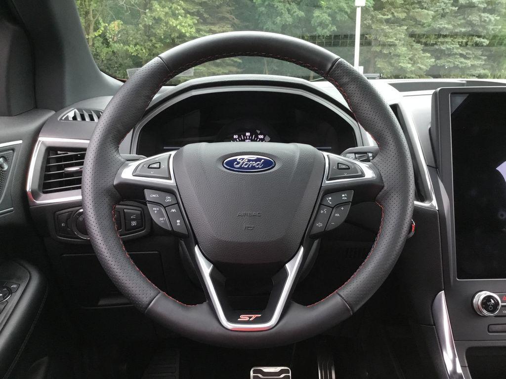 used 2024 Ford Edge car, priced at $34,299
