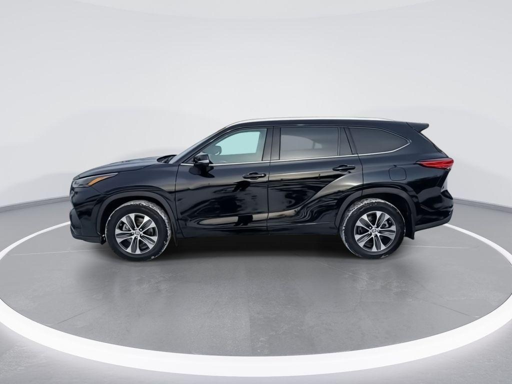 used 2022 Toyota Highlander car, priced at $37,977