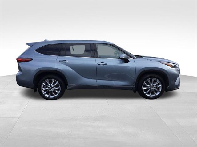 used 2020 Toyota Highlander car, priced at $31,799