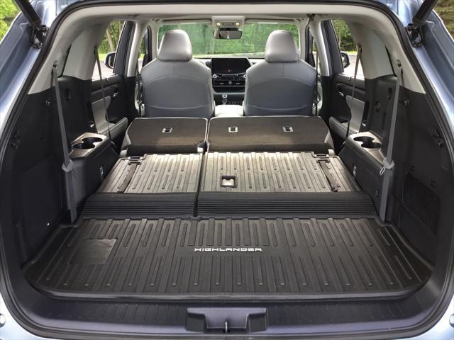 used 2020 Toyota Highlander car, priced at $31,799