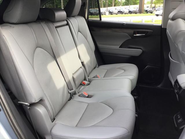 used 2020 Toyota Highlander car, priced at $31,799