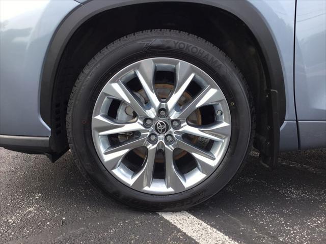 used 2020 Toyota Highlander car, priced at $31,799