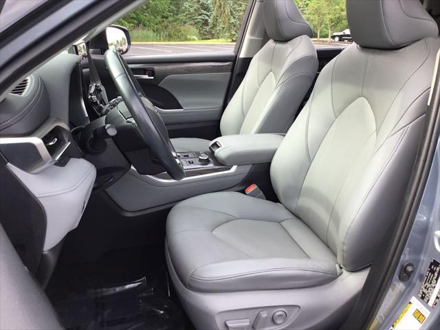 used 2020 Toyota Highlander car, priced at $31,799