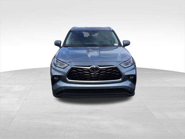 used 2020 Toyota Highlander car, priced at $31,799