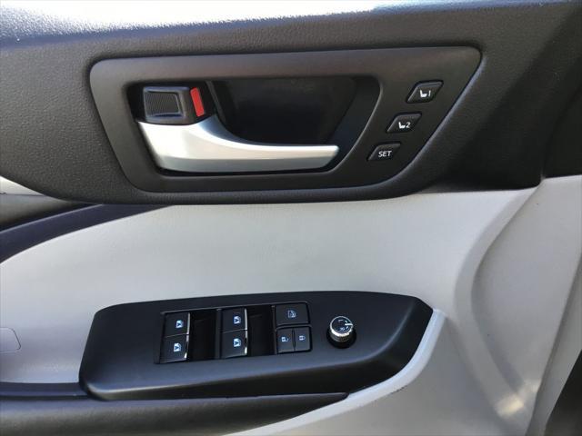used 2018 Toyota Highlander car, priced at $23,799