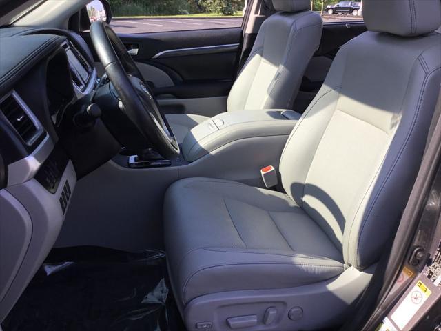 used 2018 Toyota Highlander car, priced at $23,799