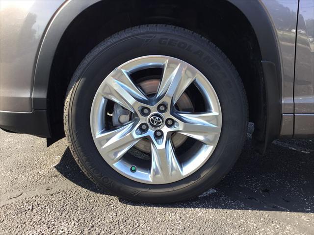 used 2018 Toyota Highlander car, priced at $23,799