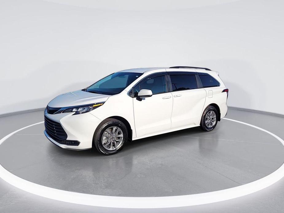 used 2022 Toyota Sienna car, priced at $39,799