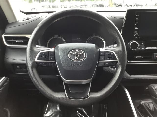 used 2022 Toyota Highlander car, priced at $34,299