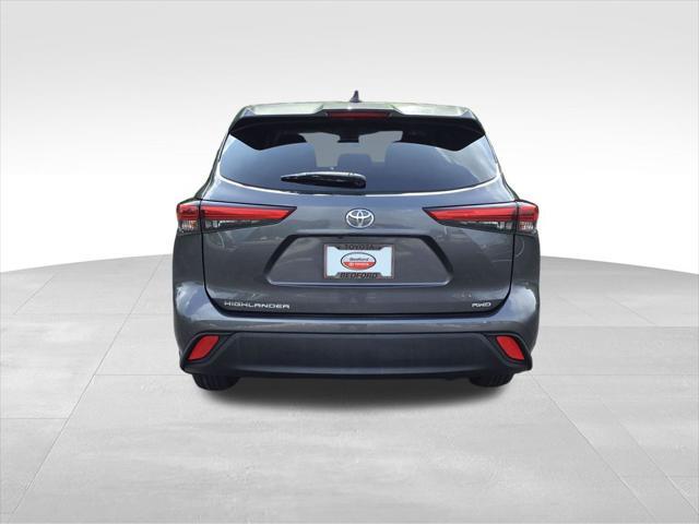 used 2022 Toyota Highlander car, priced at $34,299