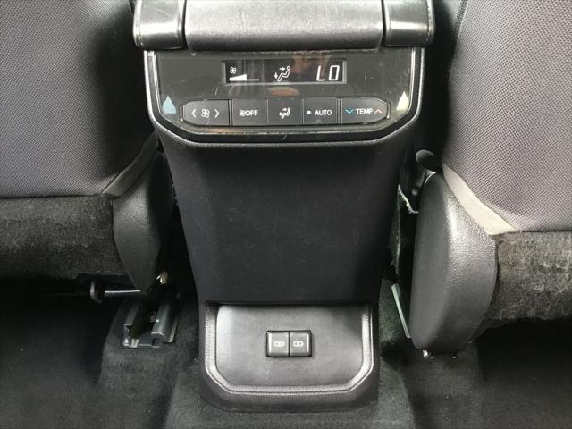 used 2022 Toyota Highlander car, priced at $34,299