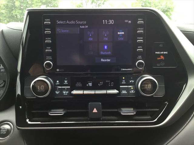 used 2022 Toyota Highlander car, priced at $34,299