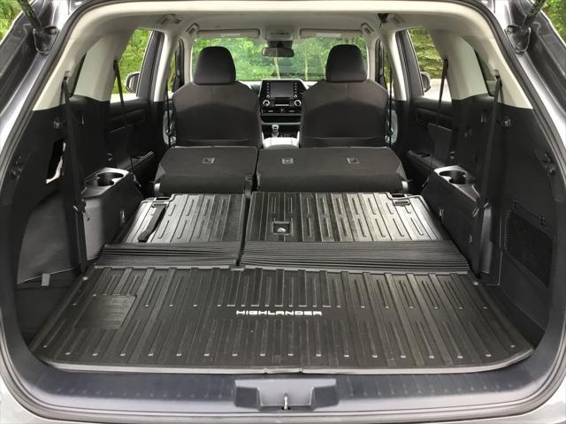 used 2022 Toyota Highlander car, priced at $34,299