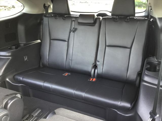 used 2022 Toyota Highlander car, priced at $36,999