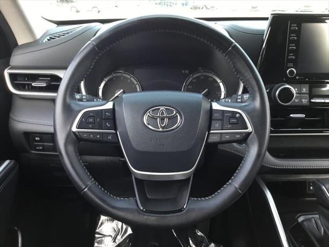 used 2022 Toyota Highlander car, priced at $36,999