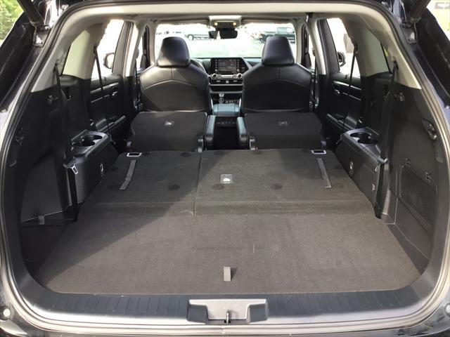 used 2022 Toyota Highlander car, priced at $36,999