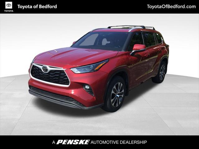 used 2022 Toyota Highlander car, priced at $32,999