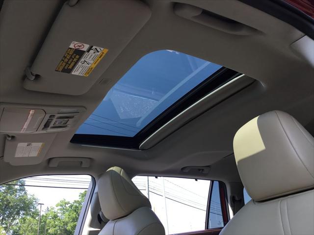 used 2022 Toyota Highlander car, priced at $32,999