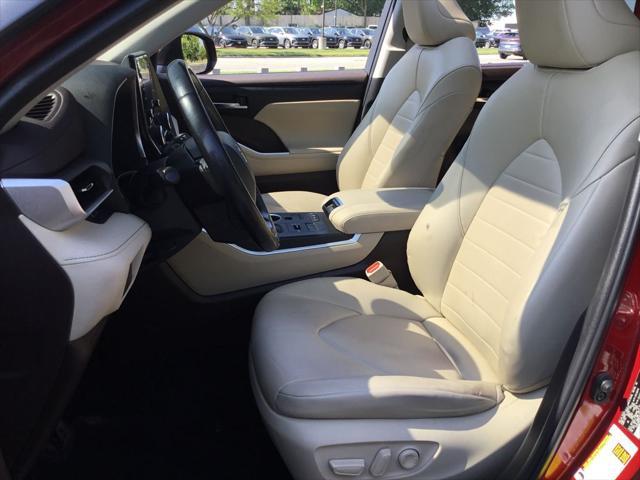used 2022 Toyota Highlander car, priced at $32,999