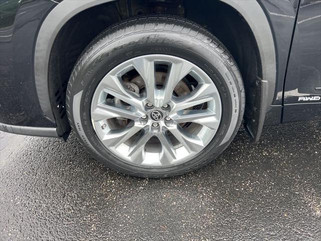 used 2021 Toyota Highlander Hybrid car, priced at $39,999