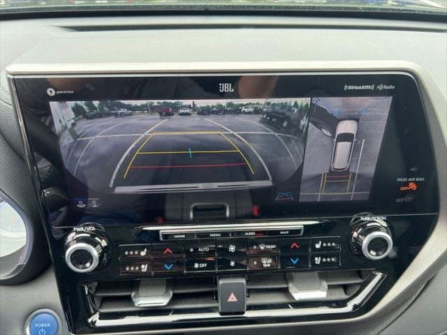 used 2021 Toyota Highlander Hybrid car, priced at $39,999