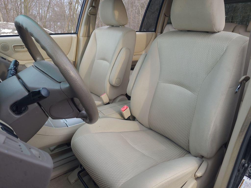 used 2006 Toyota Highlander car, priced at $8,877