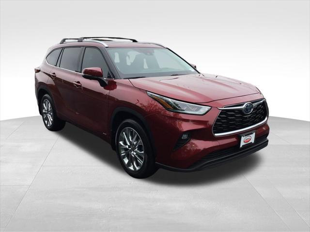 used 2024 Toyota Highlander Hybrid car, priced at $47,999