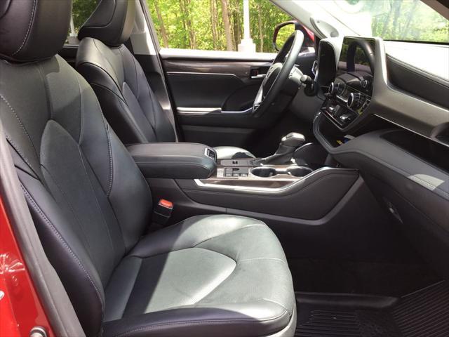 used 2024 Toyota Highlander Hybrid car, priced at $50,499