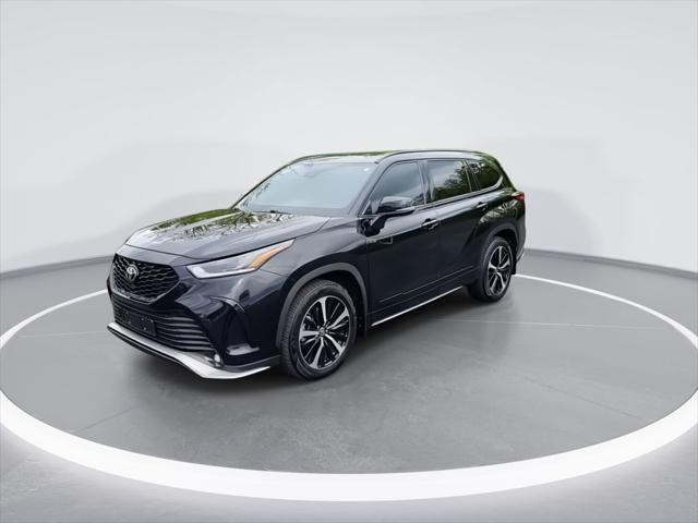 used 2021 Toyota Highlander car, priced at $29,499