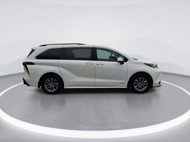 used 2021 Toyota Sienna car, priced at $34,777