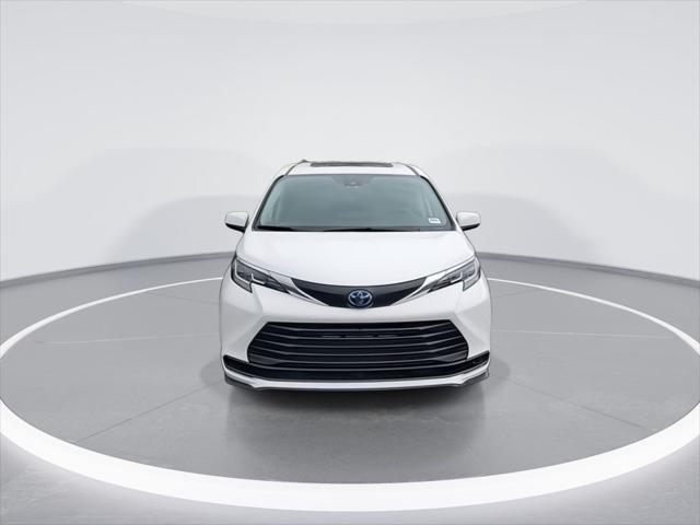 used 2021 Toyota Sienna car, priced at $34,777