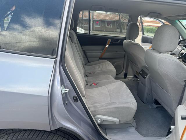 used 2008 Toyota Highlander Hybrid car, priced at $11,998