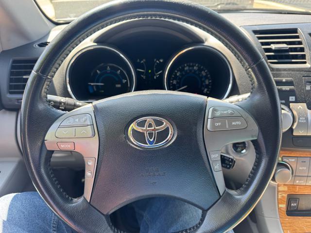 used 2008 Toyota Highlander Hybrid car, priced at $7,998