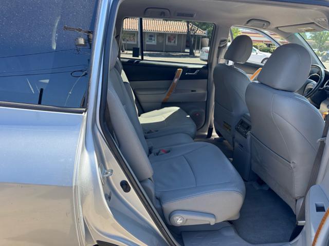 used 2008 Toyota Highlander Hybrid car, priced at $7,998