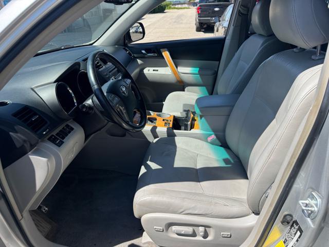used 2008 Toyota Highlander Hybrid car, priced at $7,998
