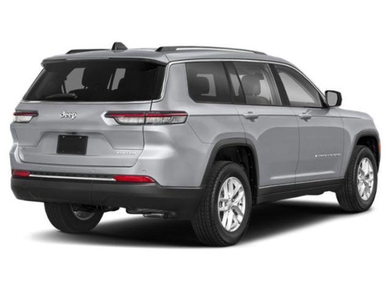 new 2024 Jeep Grand Cherokee L car, priced at $54,577