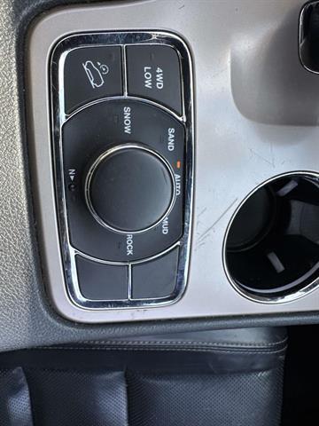 used 2020 Jeep Grand Cherokee car, priced at $18,495