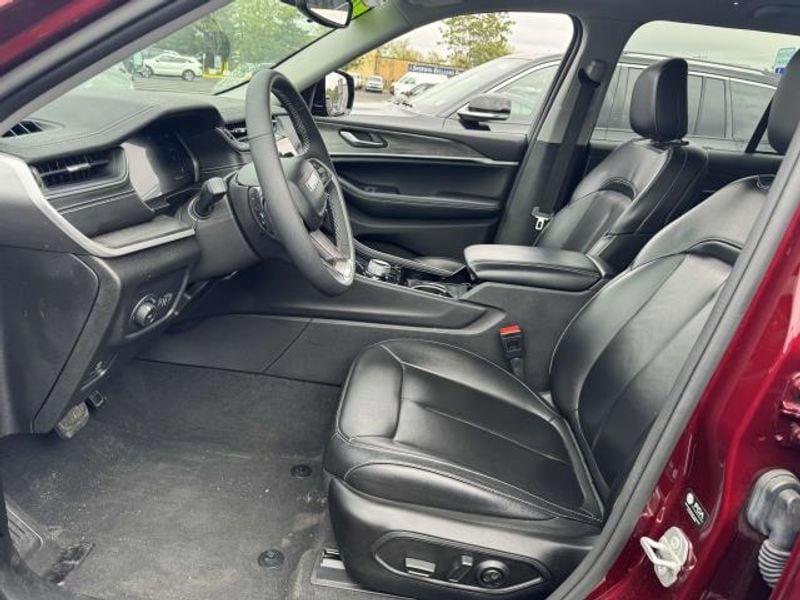 used 2023 Jeep Grand Cherokee car, priced at $34,395