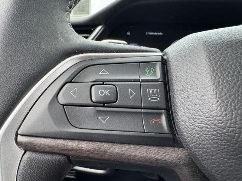 used 2023 Jeep Grand Cherokee car, priced at $34,395