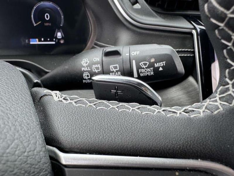 used 2023 Jeep Grand Cherokee car, priced at $34,395