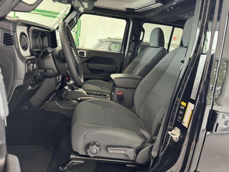 new 2025 Jeep Wrangler car, priced at $47,474