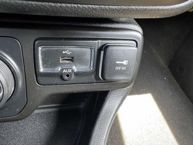 used 2021 Jeep Renegade car, priced at $15,995