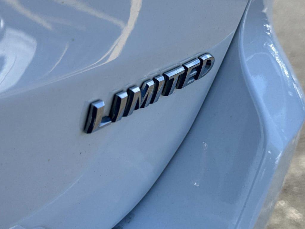 used 2015 Jeep Grand Cherokee car, priced at $15,495