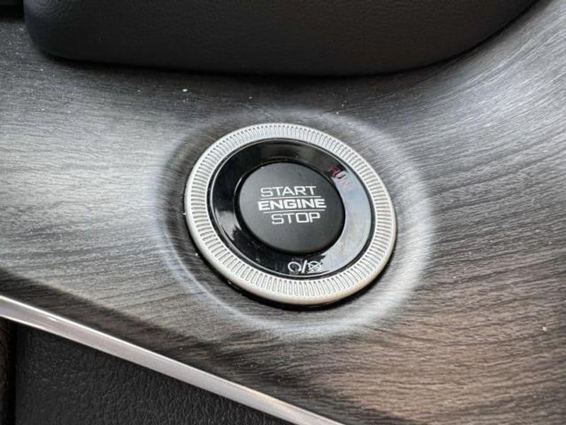 used 2022 Jeep Grand Cherokee car, priced at $46,495