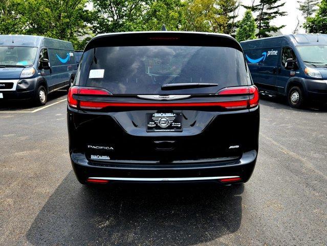 new 2025 Chrysler Pacifica car, priced at $45,651