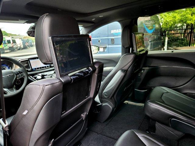 new 2025 Chrysler Pacifica car, priced at $45,651
