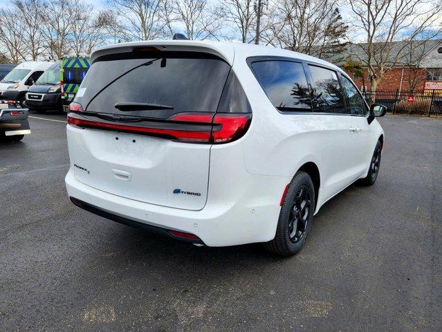 new 2024 Chrysler Pacifica Hybrid car, priced at $53,554