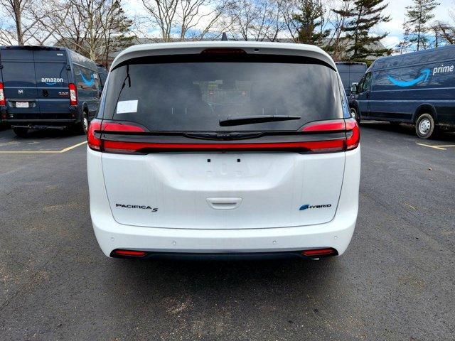 new 2024 Chrysler Pacifica Hybrid car, priced at $53,554