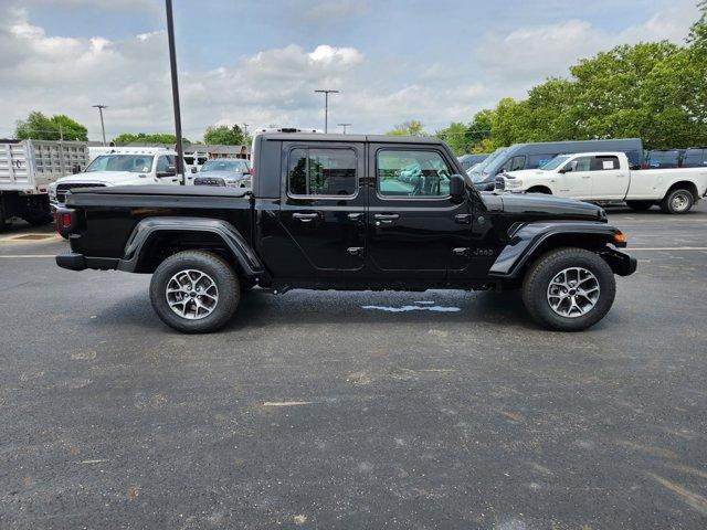 new 2024 Jeep Gladiator car, priced at $47,399